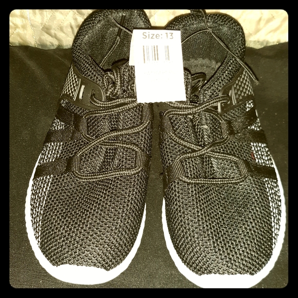 SOLD Boys running shoes - Picture 1 of 4